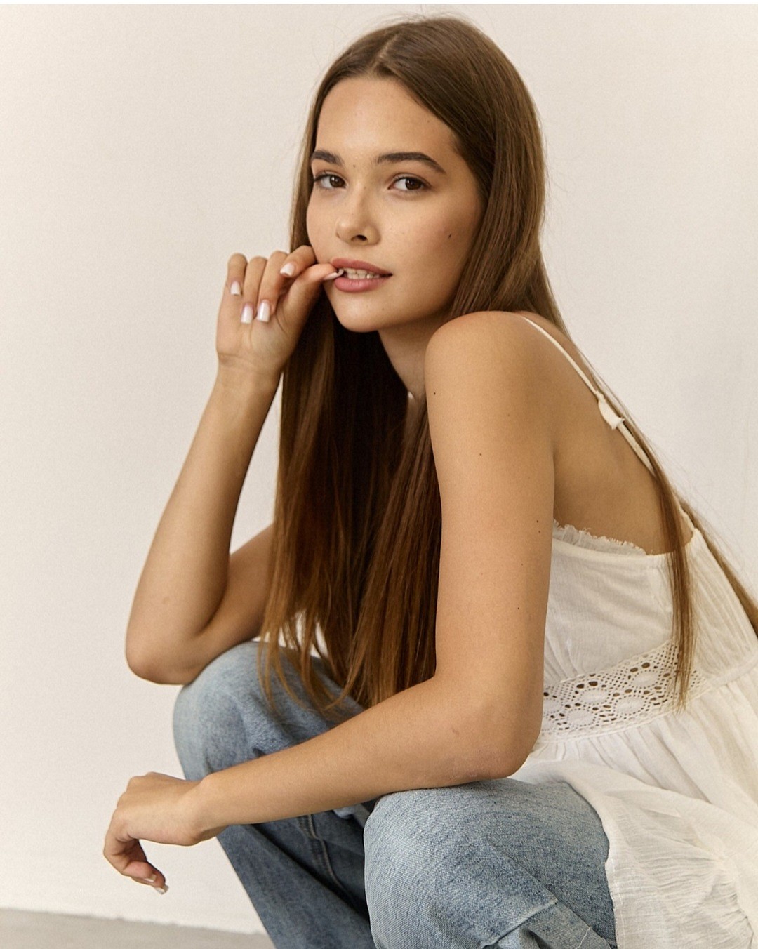 ALINA S thumb 4