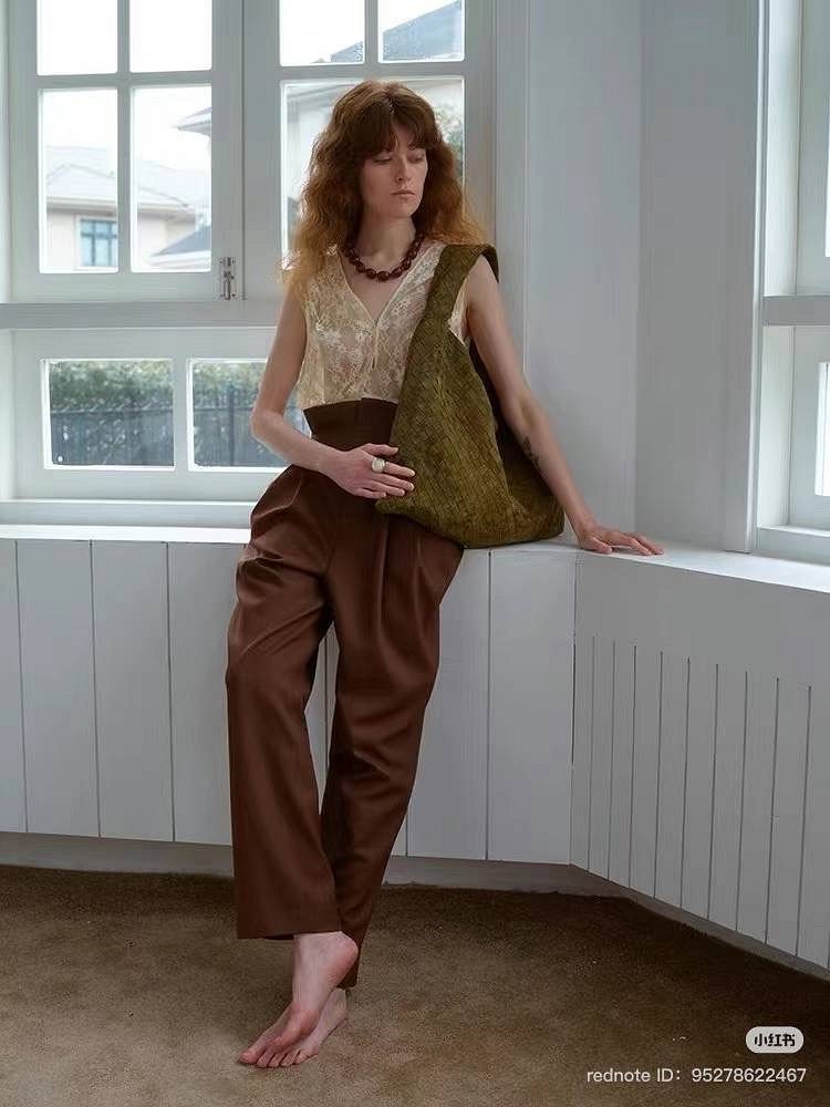 CHANTALLE thumb 6