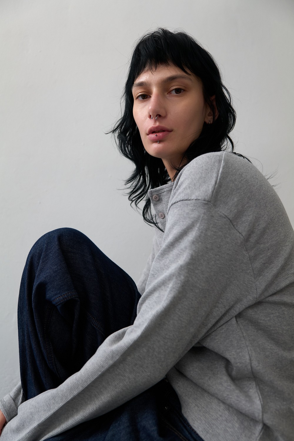KIRA T thumb 6